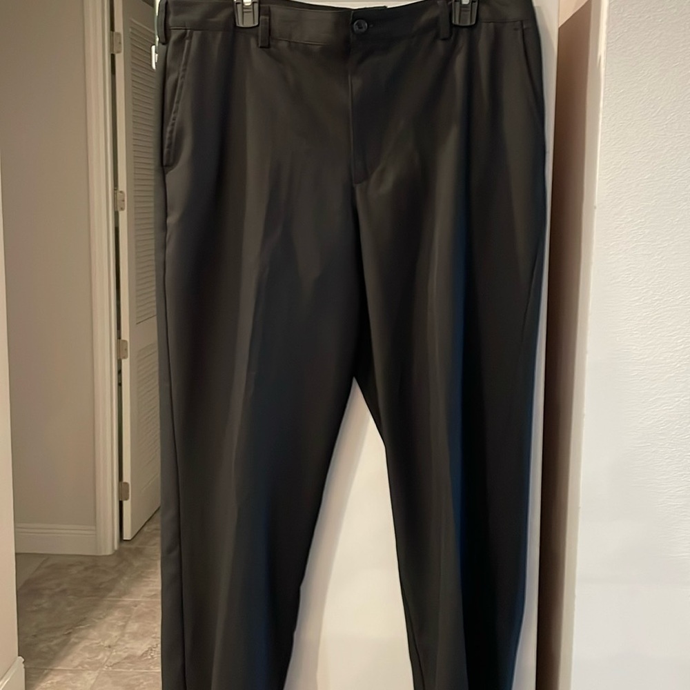 Men’s black golf pants
